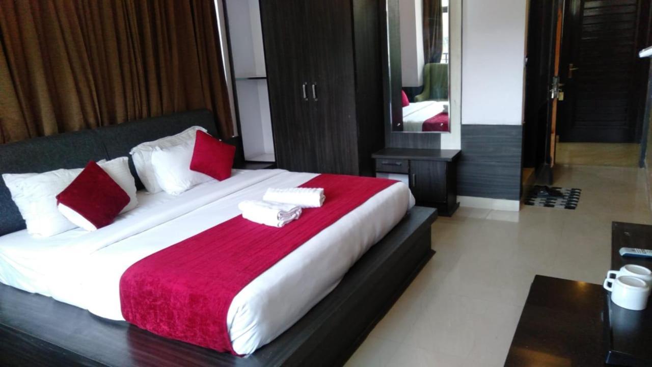 Hotel Holiday Hill, Near Mall Road, Mcleodganj# Parking#Restaurant Dharamsala Exteriér fotografie